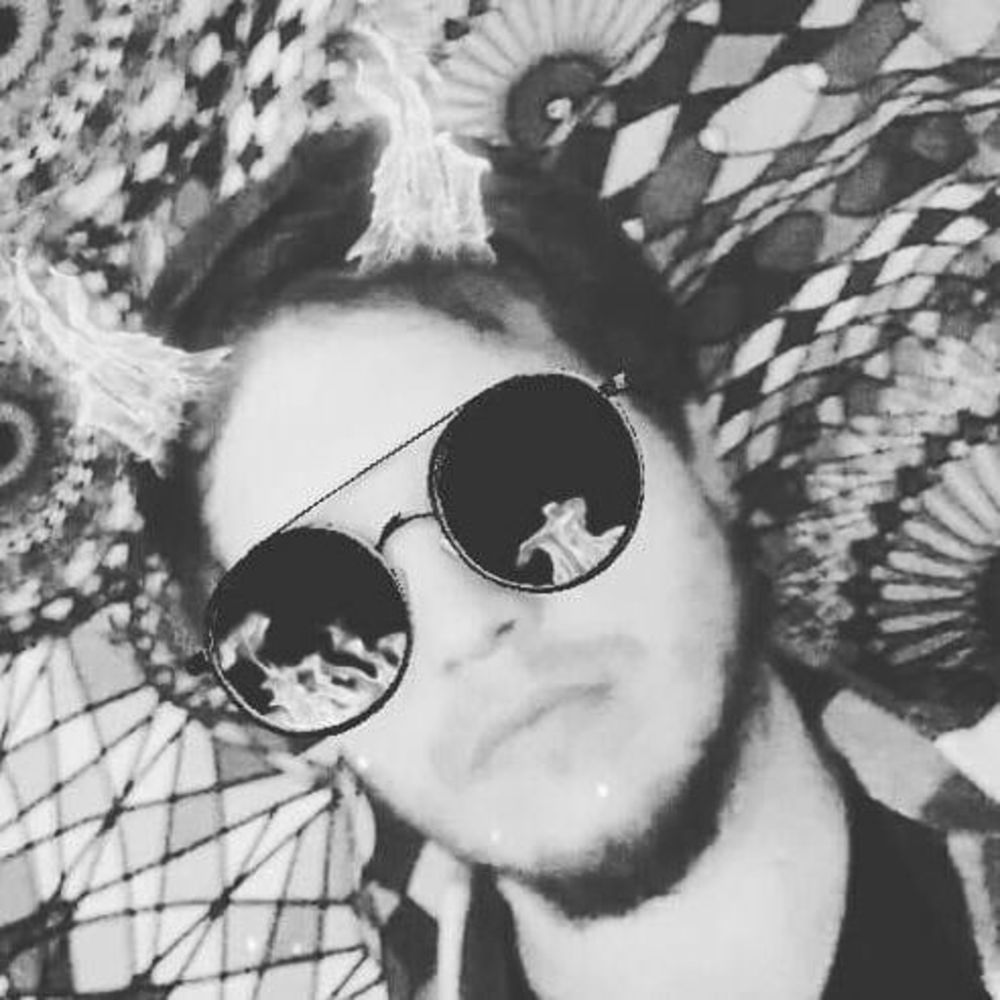 Meet your Posher, Corey